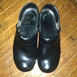 Sanita nurse clogs, size 38